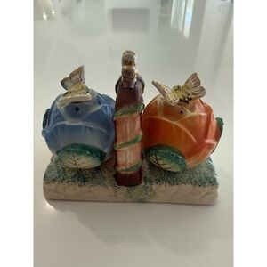 Lettuce Cabbage Salt & Pepper Shakers With Holder Made In Japan Ceramic Vintage
